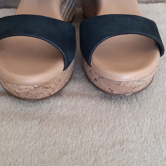 UGG Wedges - Picture 3 of 9